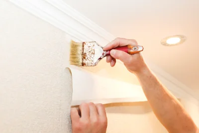 Pose de papier peint à Ouézy — revêtements muraux et toiles de verre